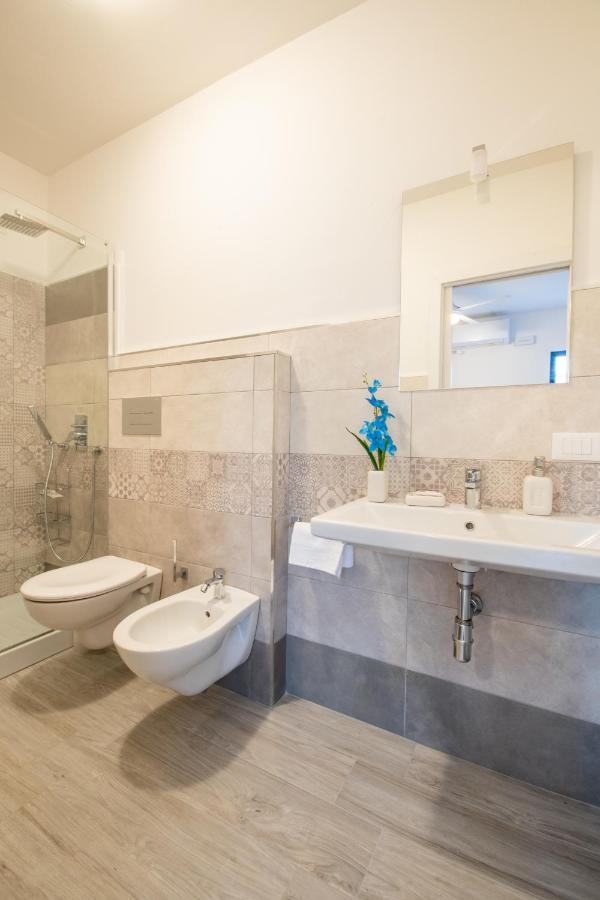 Bed & Blu Otel La Caletta Dış mekan fotoğraf