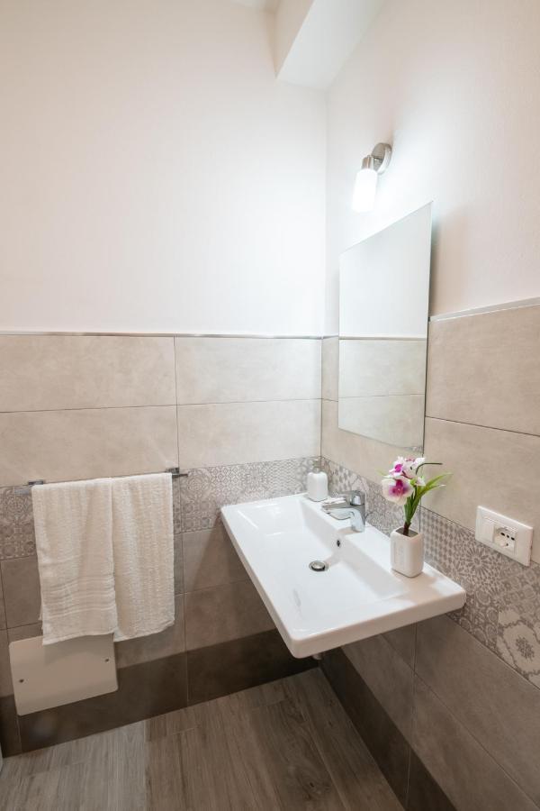 Bed & Blu Otel La Caletta Dış mekan fotoğraf