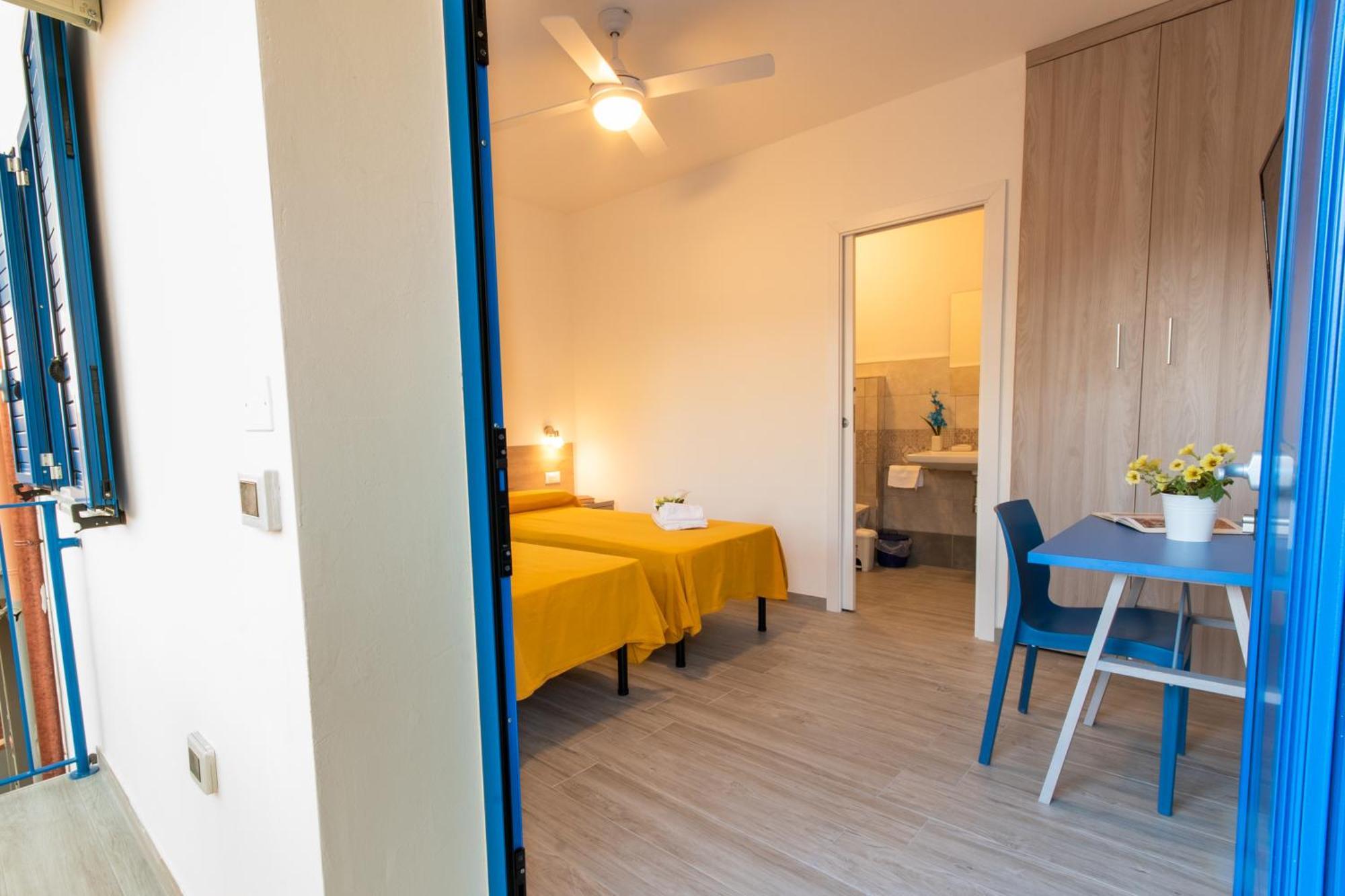 Bed & Blu Otel La Caletta Dış mekan fotoğraf