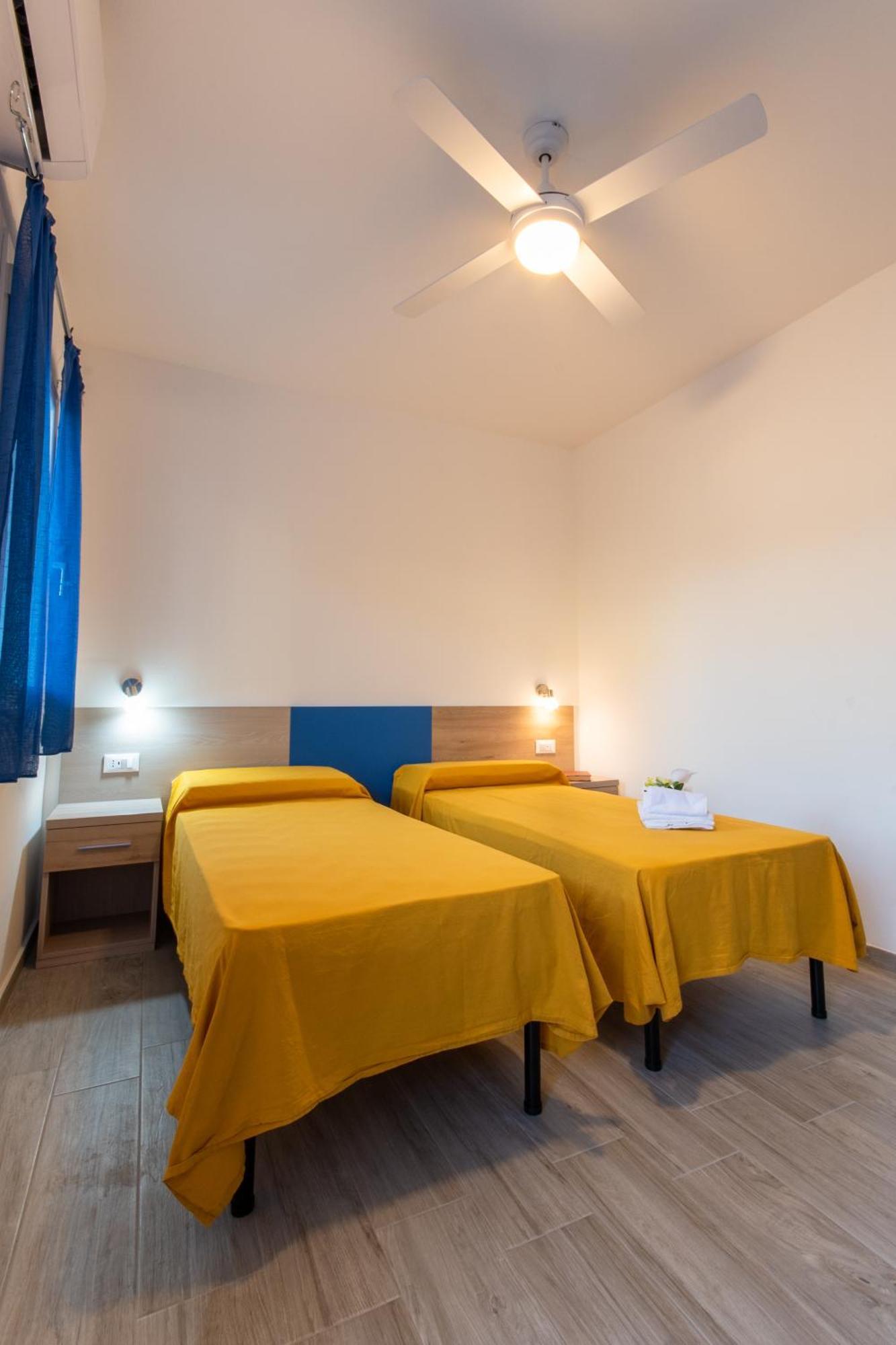 Bed & Blu Otel La Caletta Dış mekan fotoğraf