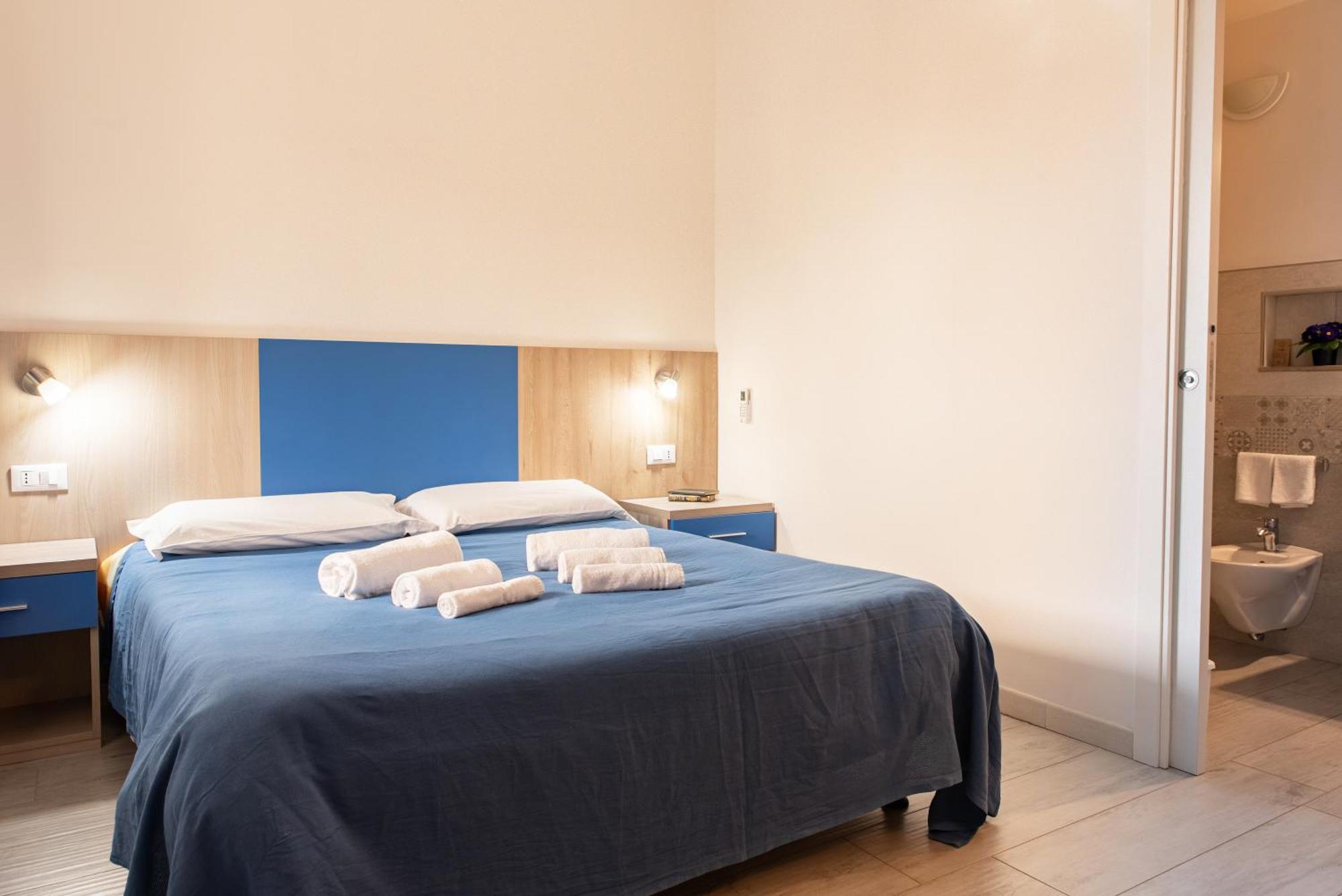 Bed & Blu Otel La Caletta Dış mekan fotoğraf