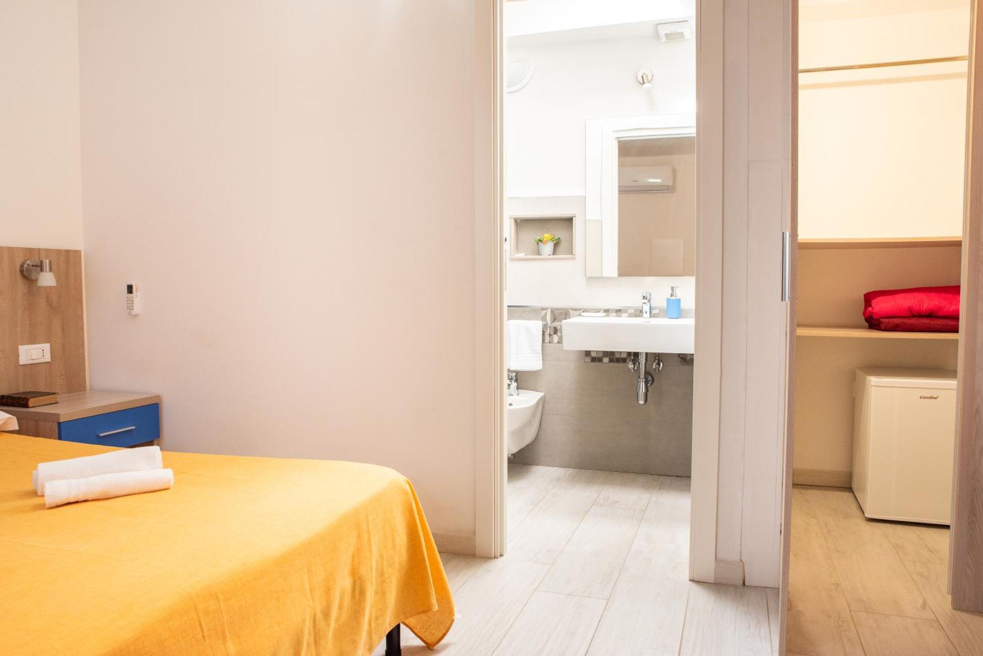 Bed & Blu Otel La Caletta Dış mekan fotoğraf