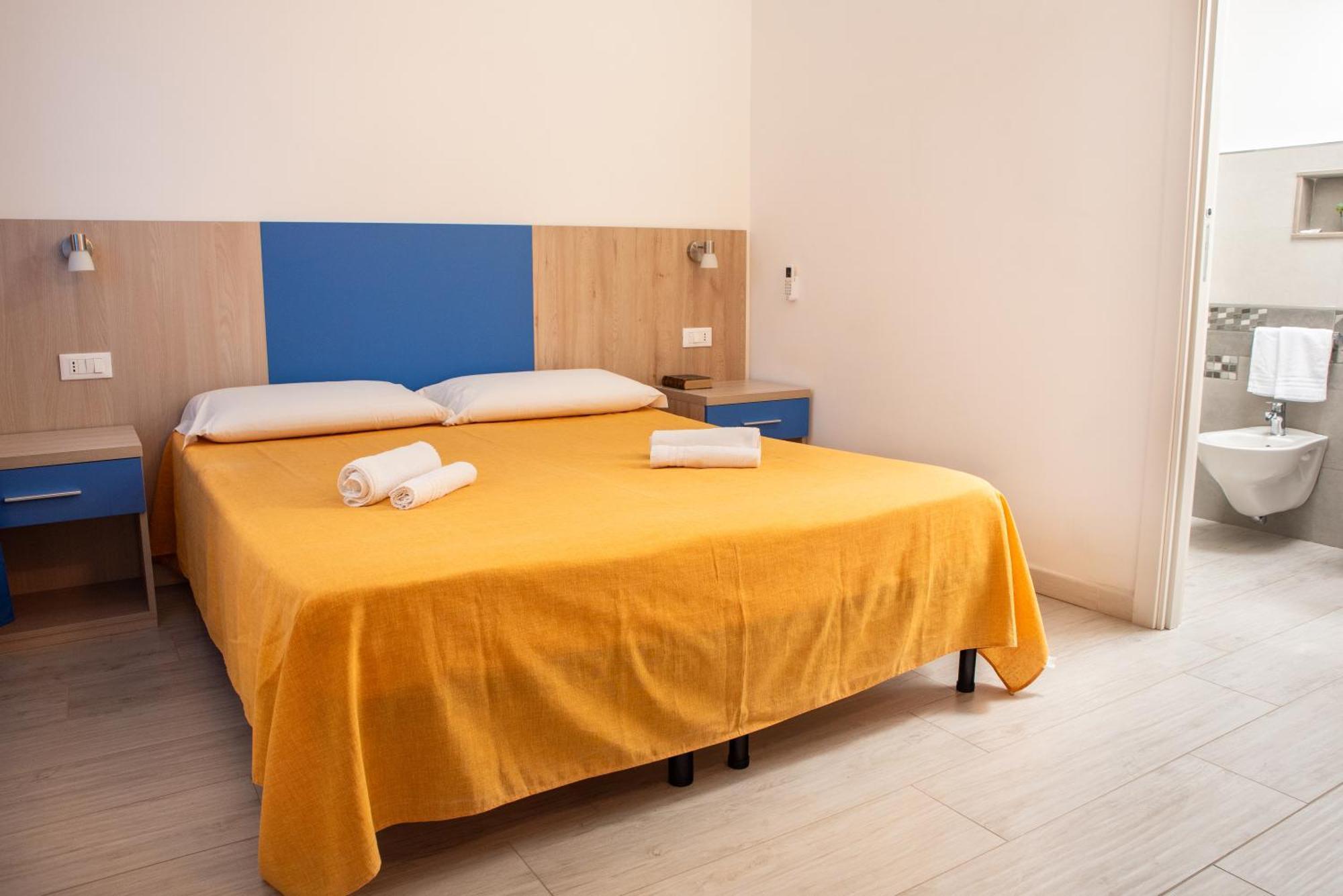 Bed & Blu Otel La Caletta Dış mekan fotoğraf